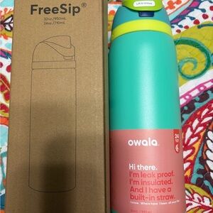Owala FreeSip Insulated Water Bottle 32 Oz Brand New